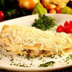 Panqueca com frango e cogumelos | Receita gourmet muito simples