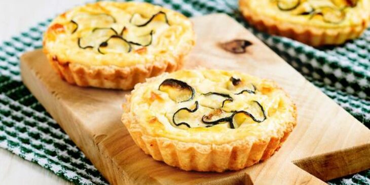 Mini quiche com queijo provolone: receita prática e fácil, com crosta crocante