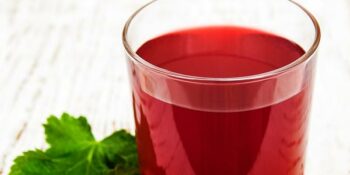 suco de romã e cardamomo