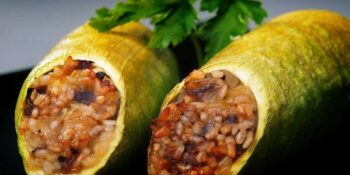 abobrinha recheada com tomate seco e carne