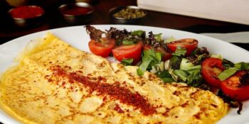 omelete com queijo e pimenta