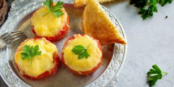 tomate recheado gratinado