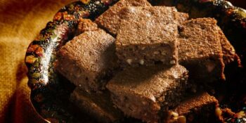 brownie com passas e castanha de caju