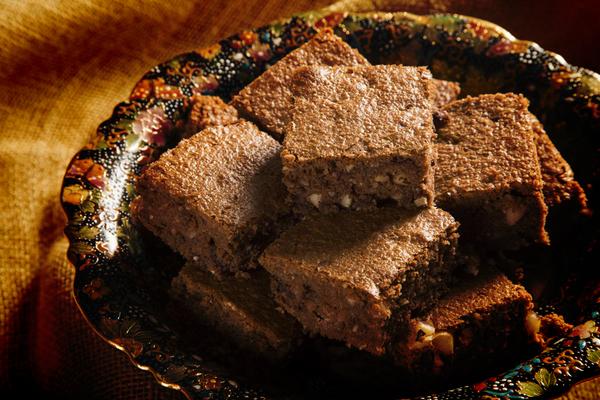 Receita de brownie com passas e castanha de caju magnífica e deliciosa