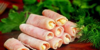 rolinhos de presunto e queijo suiço