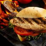 Receita de hambúrguer de filé de peito para os sábados: perfeito demais