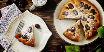 pão doce com uva vermelha