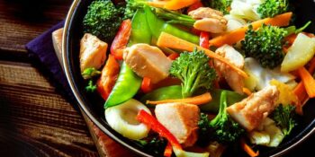 Salada com peito de peru
