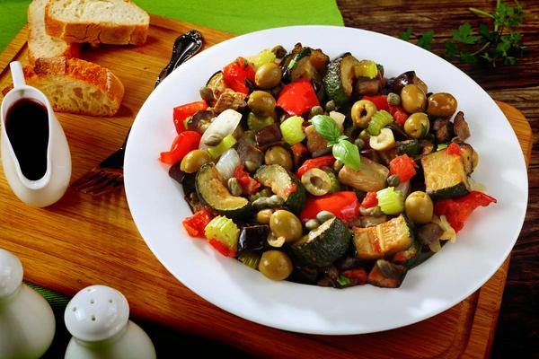 Refogado de berinjela e abobrinha muito prático para um almoço nutritivo