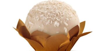 docinho de coco, ameixa e fondant