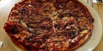 pizza de presunto e bacon