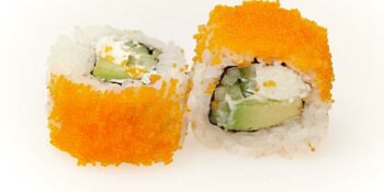 sushi uramaki com masago