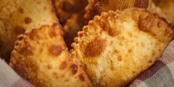pastel de banana e canela