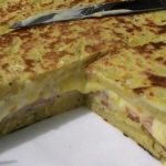 Panqueca de purê de batata, queijo e cebolinha