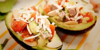 salada no abacate