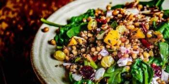 salada com quinoa vermelha
