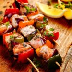 espetinho de porco com bacon espetinho de carne de porco frito melhor carne de porco para espetinho tempero para espetinho de carne de porco espetinho de carne de porco empanado espetinho de boi espetinho de porco com abacaxi espetinho de pernil