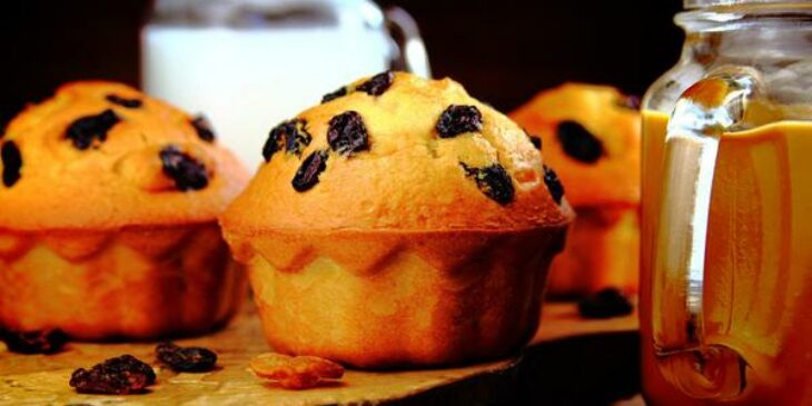 muffin com passas tudo gostoso