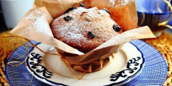 muffin com amêndoas e passas