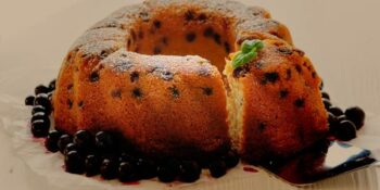 bolo com blueberry