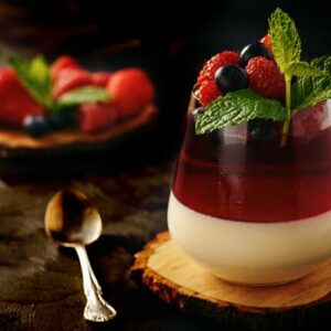 Essa sobremesa com gelatina de morango vai ser a melhor sobremesa da sua vida