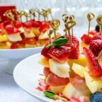 Receita de espetinho de frutas para tornar o seu dia mais nutritivo