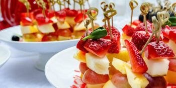 espetinho de frutas