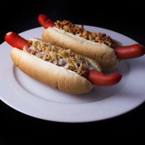 Cachorro-quente com cebola crocante: receita para o lanche da tarde perfeito