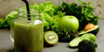 Suco detox verde com frutas