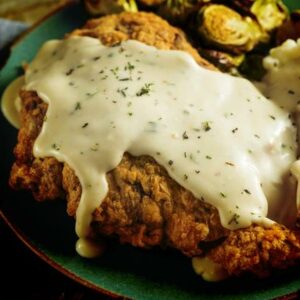 Receita de bife de carne à milanesa com um creme divino que derrete na boca igual sorvete