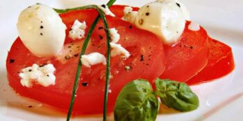 salada de tomate e queijo boursin
