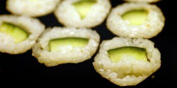 sushi com pepino