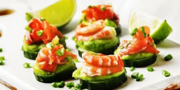 tira gosto de camarão e guacamole