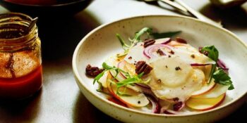 salada de bulbo de  rábano e maçã