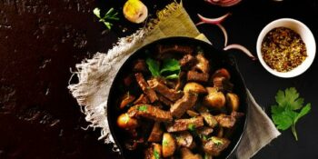 carne com cogumelo