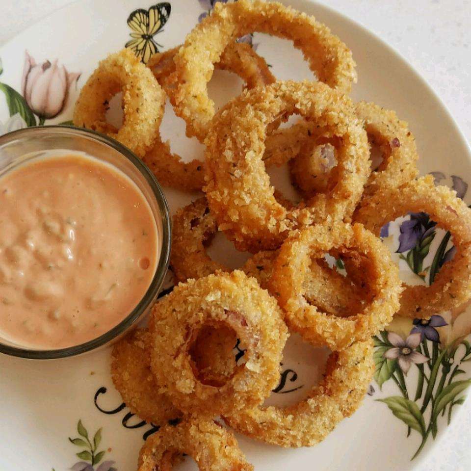 cebola empanada com molho rosé