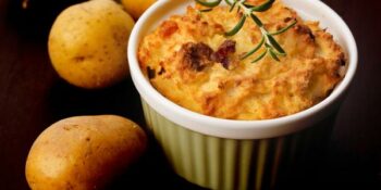 creme de batatas e bacon gratinado