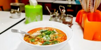 sopa de camarão e peixe