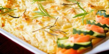 batata gratinada com carne de porco