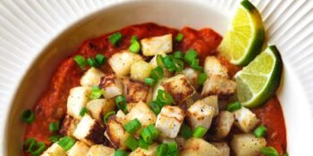 bulbos de couve rábano e molho de tomate
