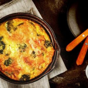 Quiche de brócolis e queijo parmesão: como fazer receita simples e fácil