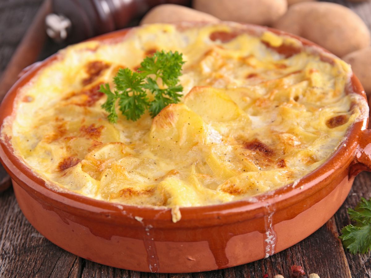 batata gratinada com queijo e presunto