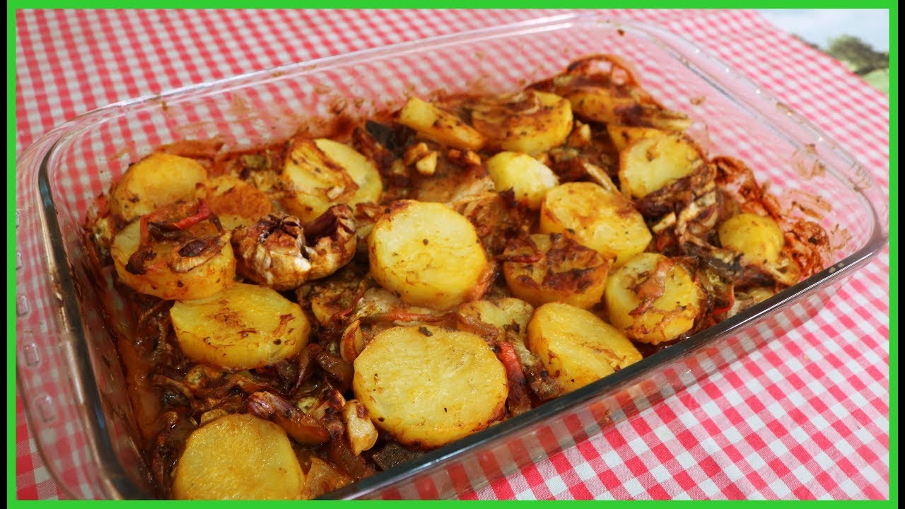 Como fazer batata gratinada com carne de porco?