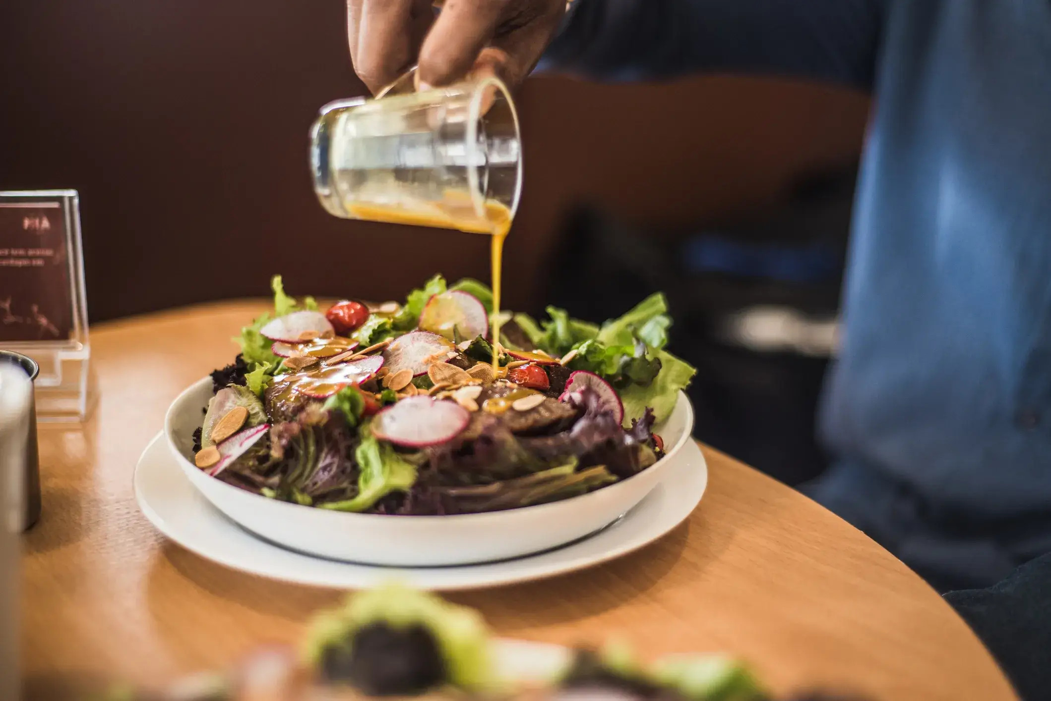 salada com peito de peru