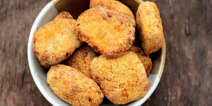 Nugget de frango caseiro - Imagem por Mel e Pimenta