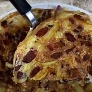 Olha só que receita maravilhosa Fritada de Batatas com Calabresa