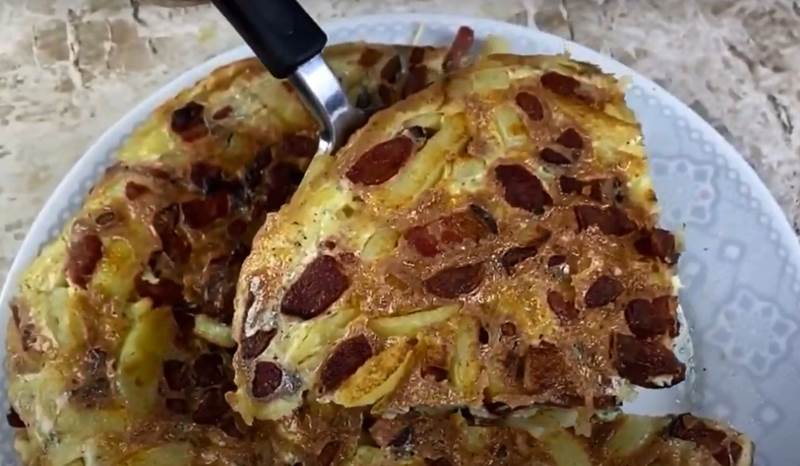 Olha só que receita maravilhosa Fritada de Batatas com Calabresa