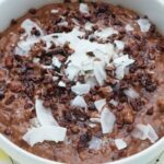 Mingau de aveia com chocolate e coco - Imagem por Receita de Vovó