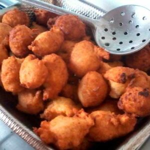 Bolinho de banana frita - Imagem por Receitas Agora