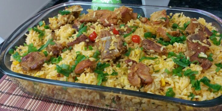 Arroz Assado com Costelinha - Imagem por Receitinhas com Amor